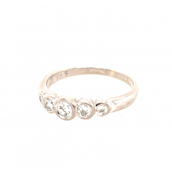 Pre Owned 18ct White Gold 5 Stone Diamond Ring ZA768
